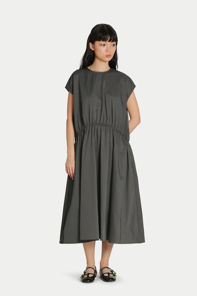 CHIYO BOXY GATHERED OVERSIZED DRESS IN CHARCOAL