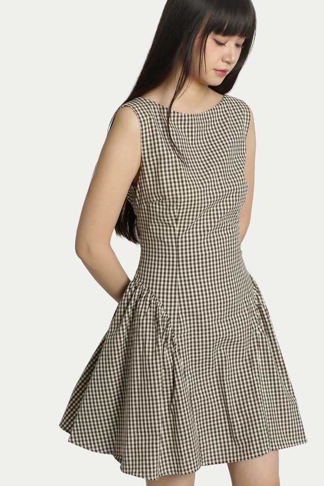 JODY SIDE GATHER ROMPER DRESS IN BROWN GINGHAM