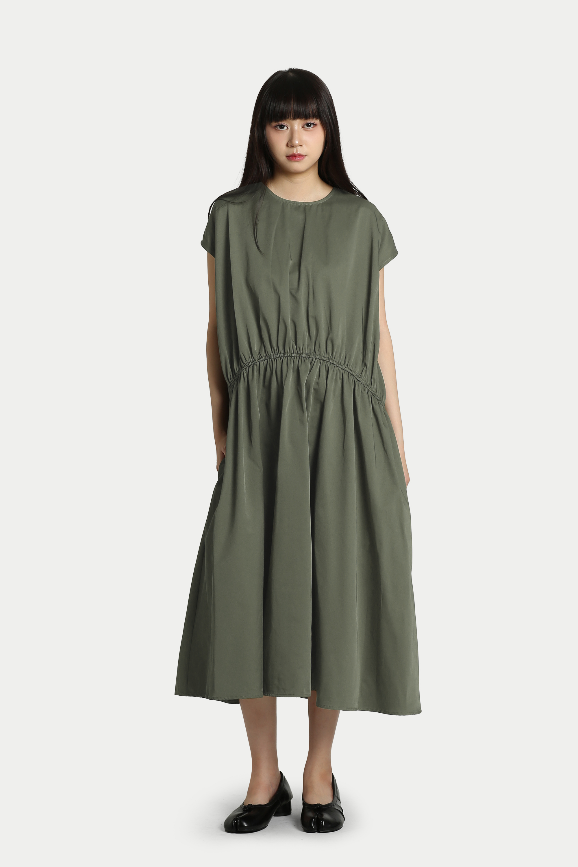 CHIYO BOXY GATHERED OVERSIZED DRESS IN OLIVE