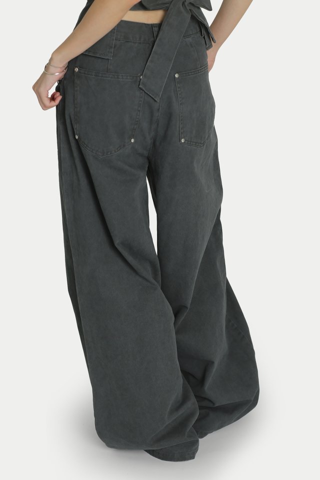MAEVIS RIVET TWILL JEANS IN STONE