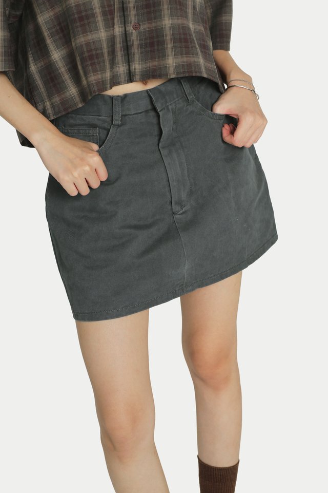 OLIVIA TWILL MINI SKORTS IN STONE