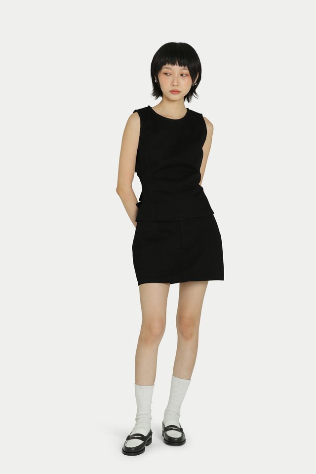 OLIVIA DENIM MINI SKORTS IN BLACK WASH