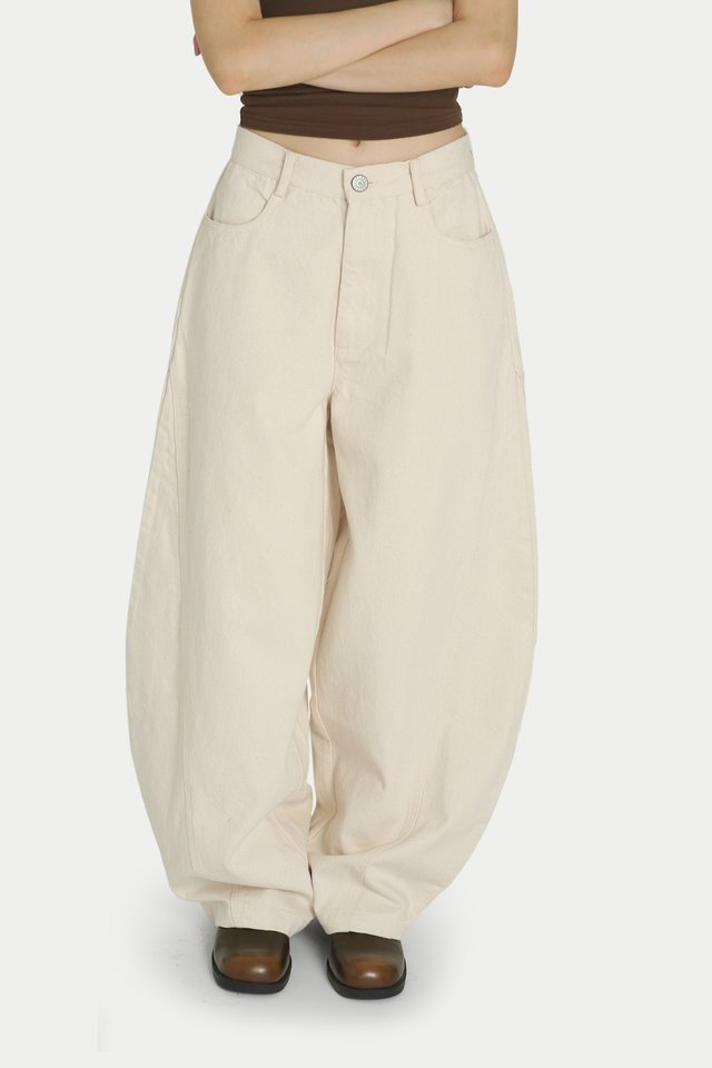CLAIRO BARREL TWILL PANTS IN ECRU