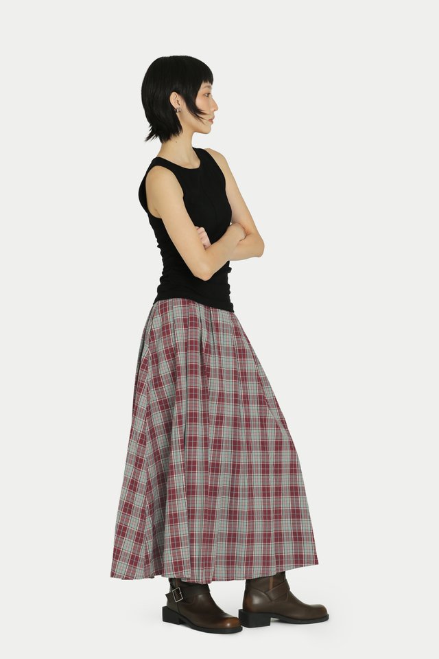 TRIXIE SIDE RUCHED TANK TOP IN BLACK