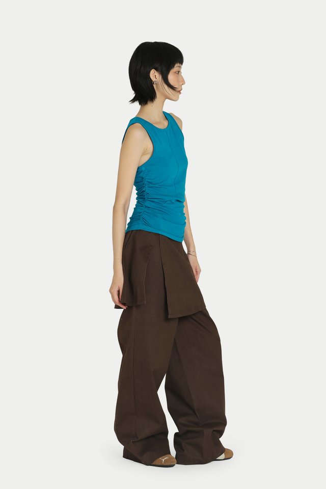 HIYORI TWILL SKIRT OVER PANTS IN UMBER