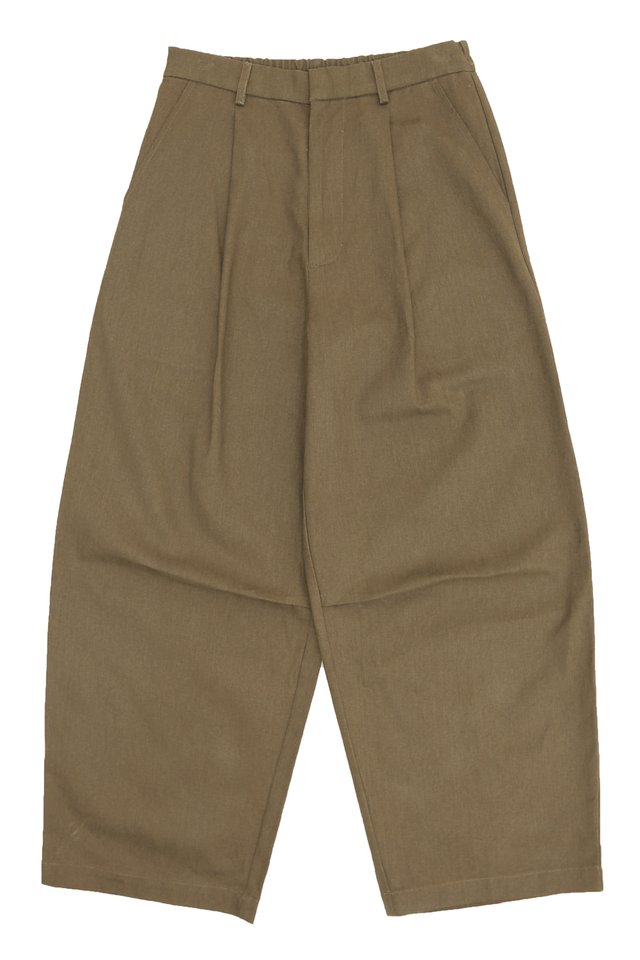 DANTE BRUSHED TWILL CURVE TROUSERS IN LATTE
