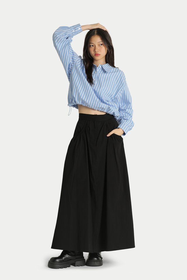 WILLA DRAWSTRING HEM SHIRT IN SKY STRIPES