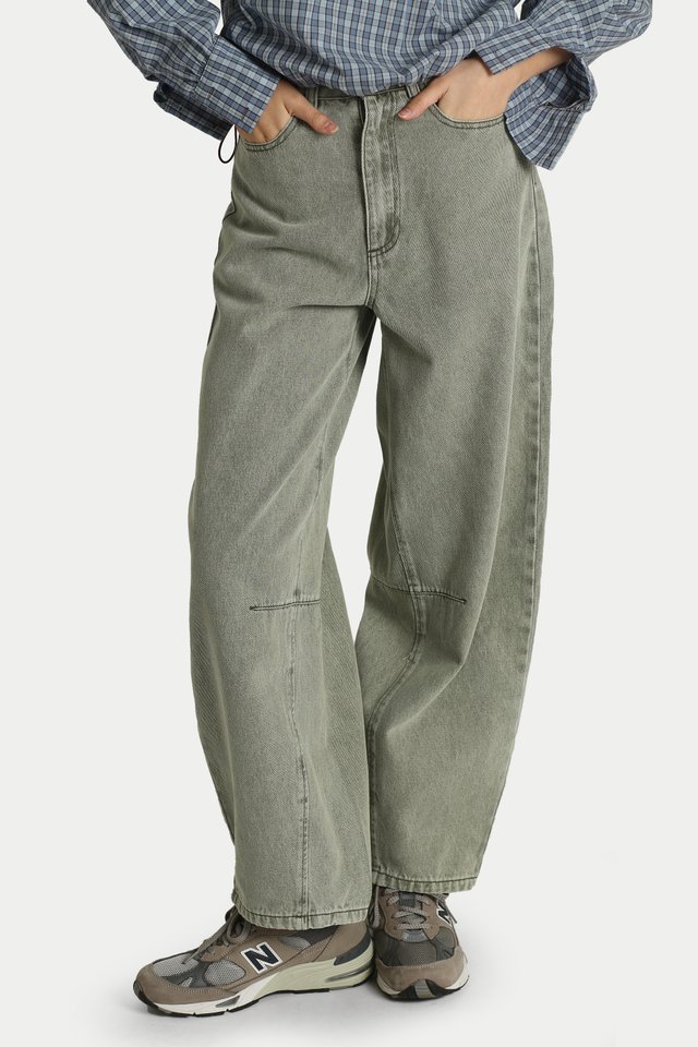 ASHTYN BARREL LEG DENIM JEANS IN STONE WASH