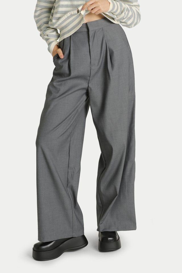 AUDEN PLEATED SUIT PANTS IN PEBBLE