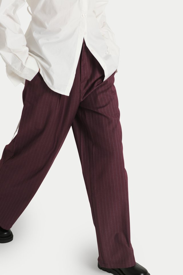 AUDEN PLEATED SUIT PANTS IN MERLOT STRIPES