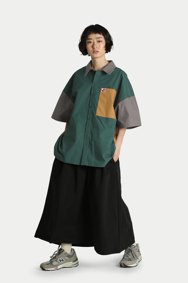 RAYLIE COLOUR BLOCK SHIRT IN FOREST