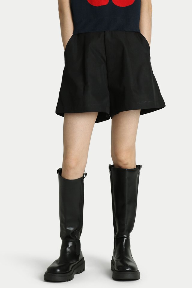 KEZIA DANDY A-LINE SHORTS IN BLACK