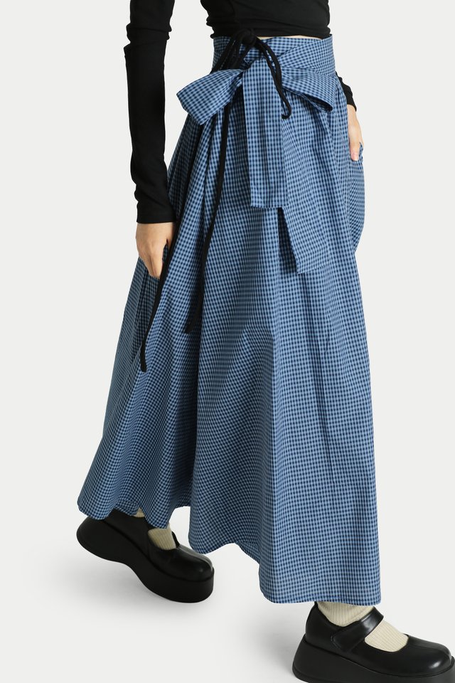 WAVERLY OBI GATHER SKIRT IN BLUEBERRY CHECKS