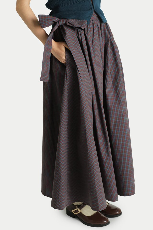 WAVERLY OBI GATHER SKIRT IN BRUNETTE CHECKS