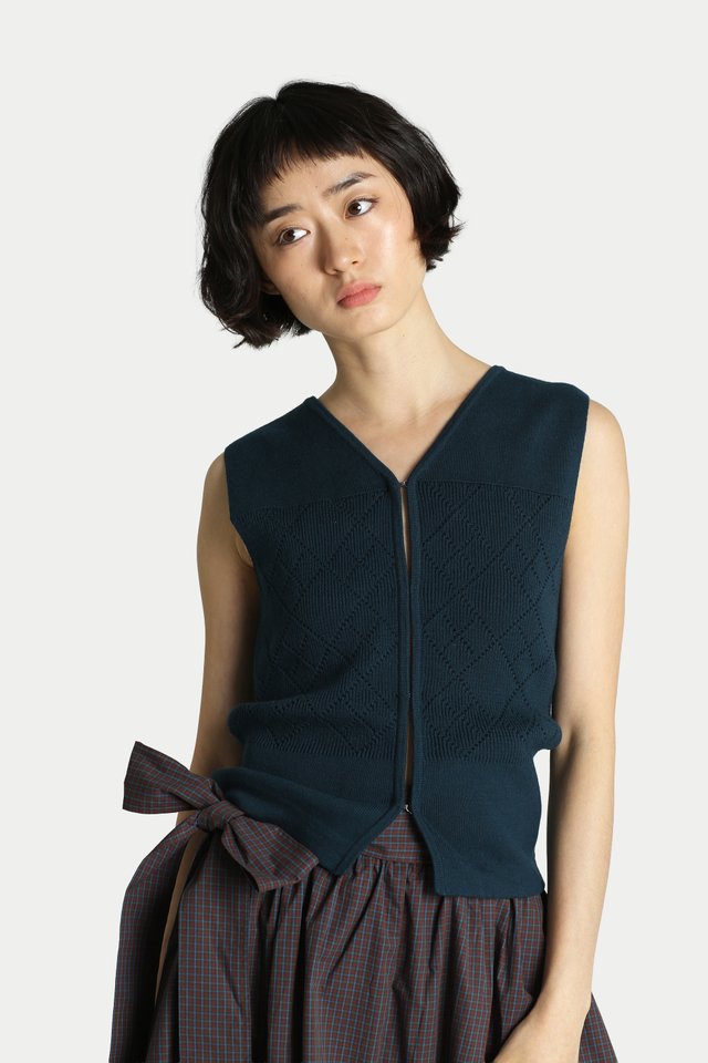 LAYLA KNITTED HOOK VEST IN CERULEAN BLUE