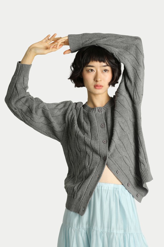 BROOKS CABLE KNIT CARDIGAN IN CLOUDY GREY