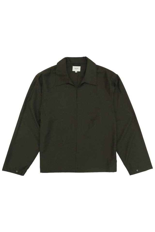 ARCADE X HIRO Y. SKIPPER COLLAR TOP IN HUNTER