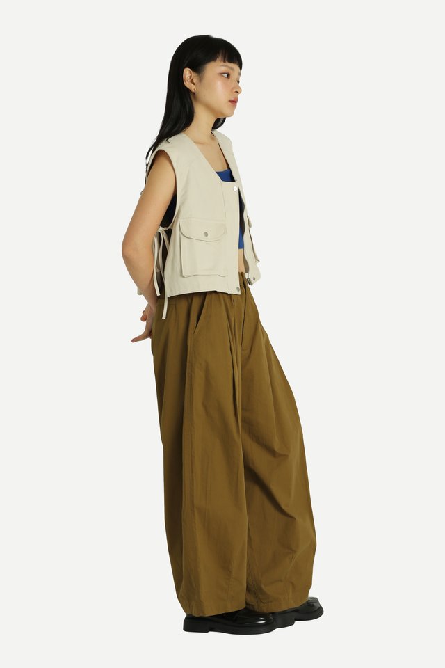 JAEYLL CROPPED SIDE TIE VEST IN BONE