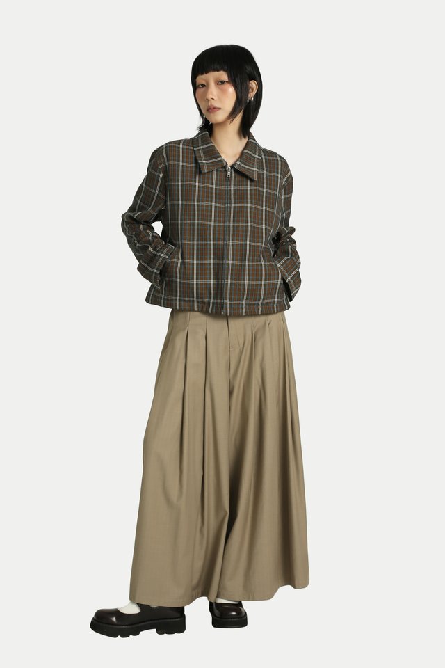 IZUMI PLEATED HAKAMA PANTS IN SAND