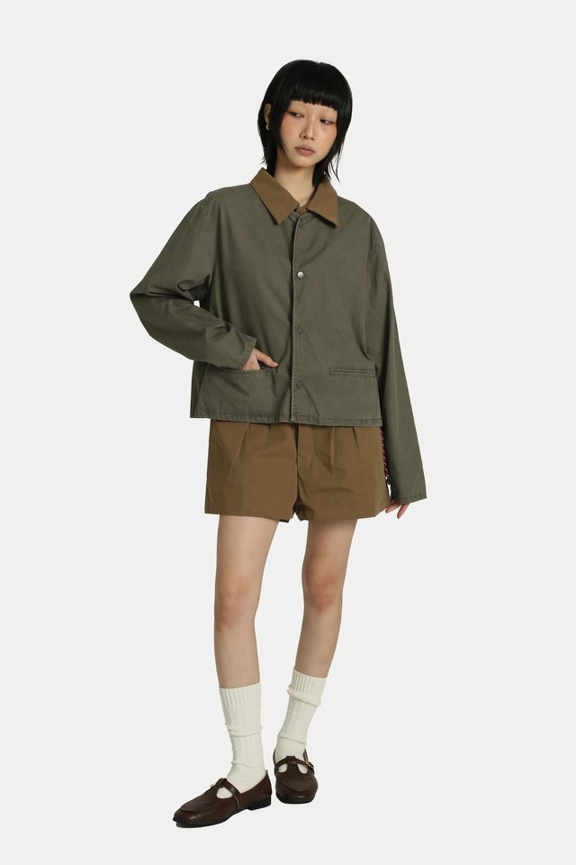 KEI BOXY SNAP BUTTON-DOWN TOP IN VINEYARD