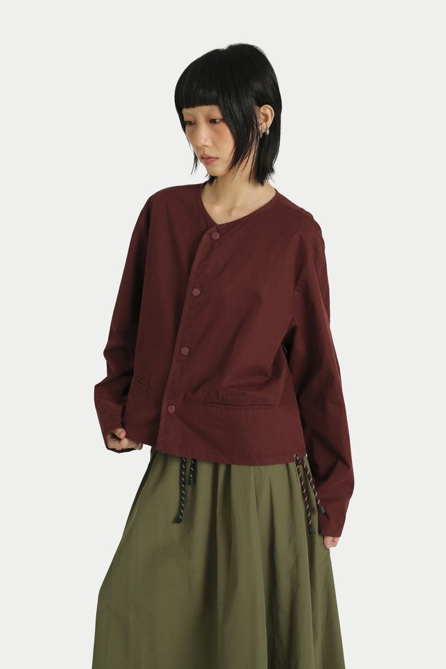 KEI BOXY SNAP BUTTON-DOWN TOP IN BERRY