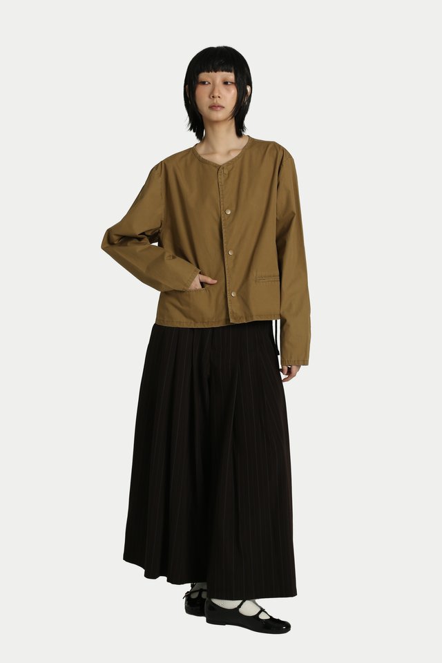 KEI BOXY SNAP BUTTON-DOWN TOP IN LATTE