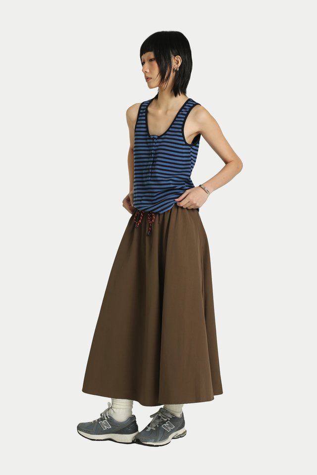 JURI DRAWSTRING MIDI SKIRT IN CEDAR