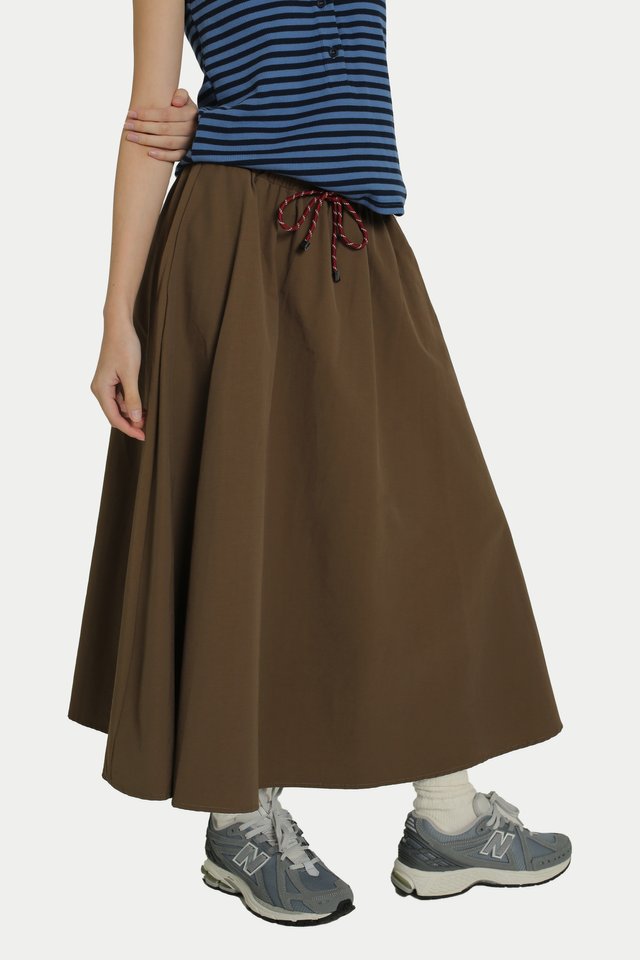 JURI DRAWSTRING MIDI SKIRT IN CEDAR