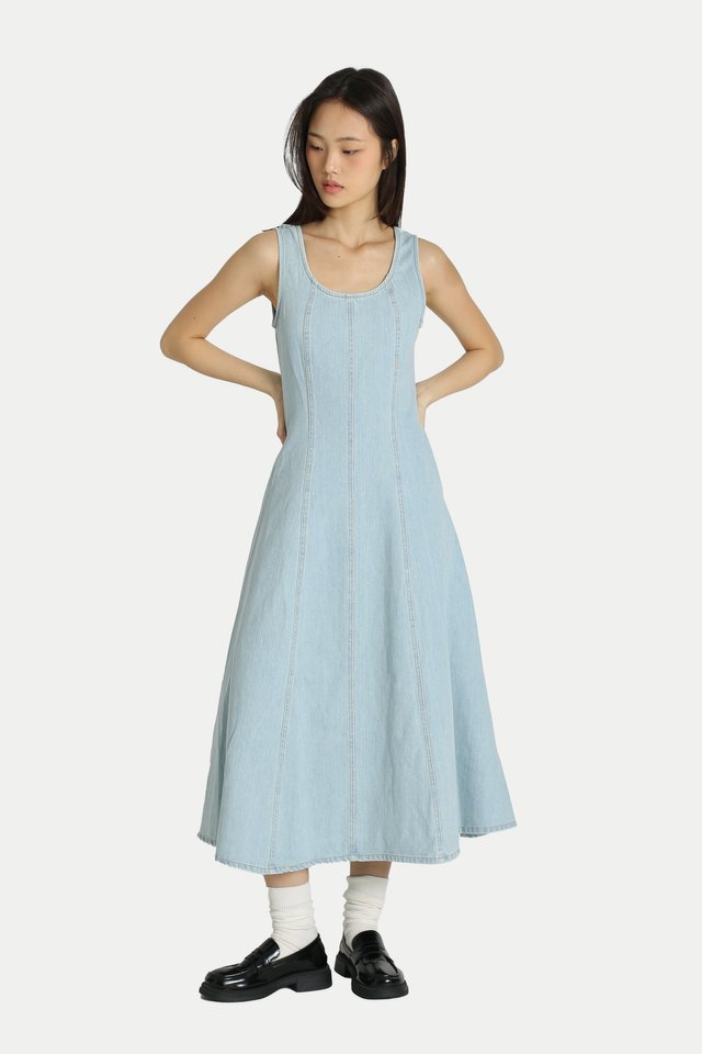 JULIANA DENIM FLARE PANEL DRESS IN LIGHT WASH