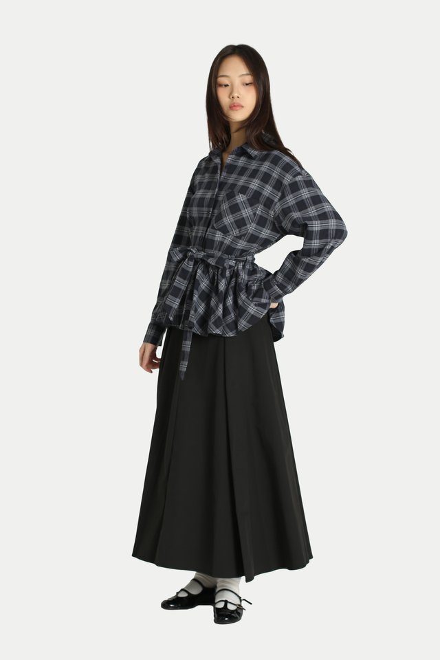 EMBER NYLON FLARE SKIRT IN BLACK