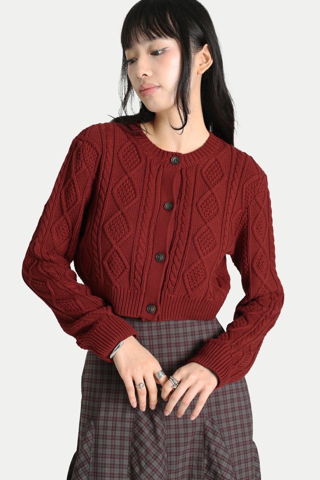 MABEL CROPPED CABLE KNIT CARDIGAN IN CRANBERRY