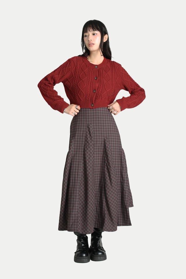 MABEL CROPPED CABLE KNIT CARDIGAN IN CRANBERRY