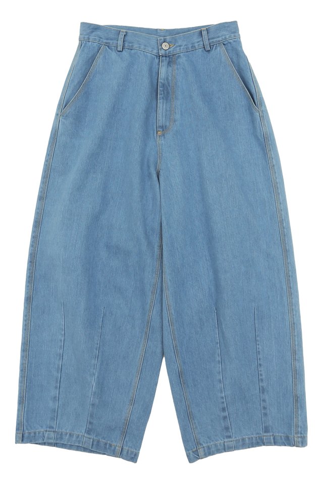 IZZY WIDE-FIT BARREL JEANS IN MID WASH