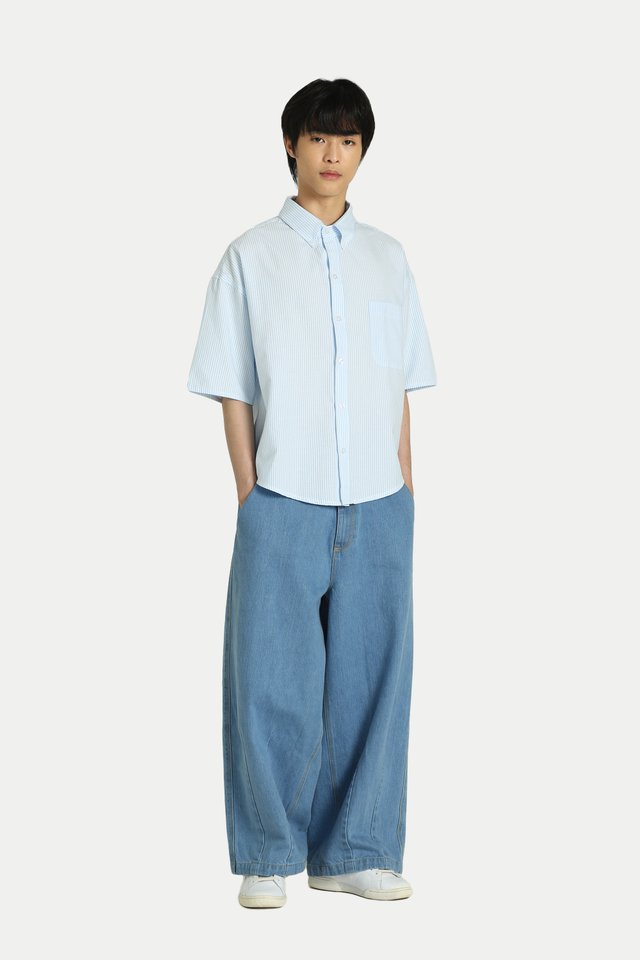 IZZY WIDE-FIT BARREL JEANS IN MID WASH