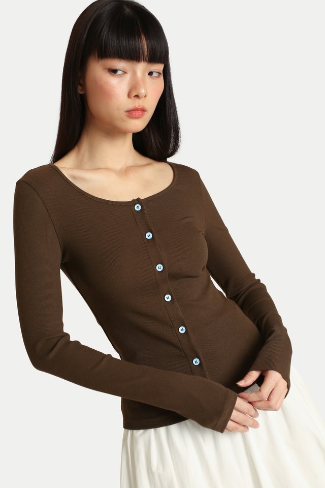 KIENNA BUTTON-DOWN JERSEY TOP IN WALNUT