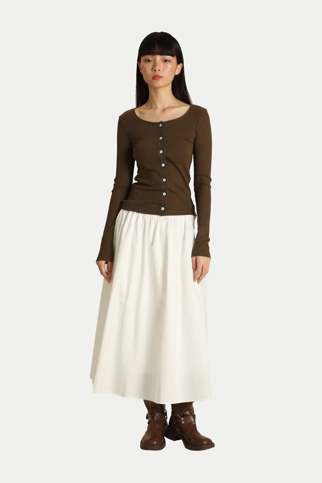 KIENNA BUTTON-DOWN JERSEY TOP IN WALNUT