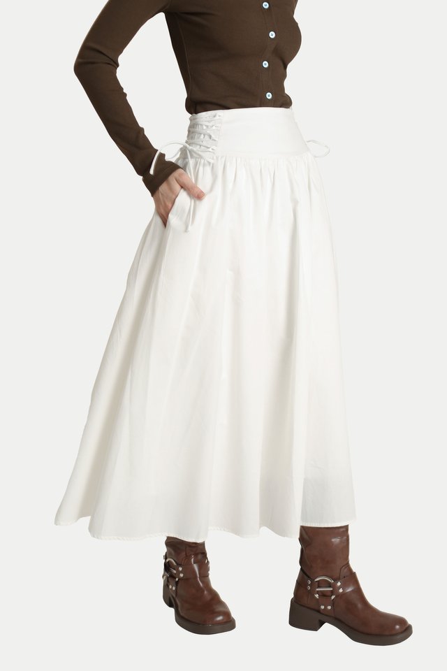 TSUKI SIDE CORSET MIDI SKIRT IN WHITE