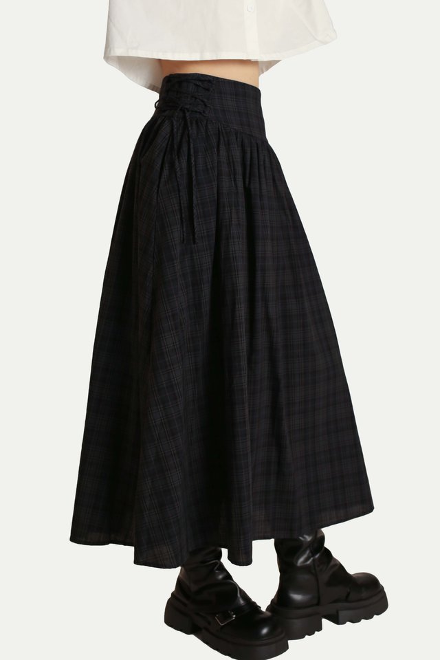 TSUKI SIDE CORSET MIDI SKIRT IN MARINE CHECKS