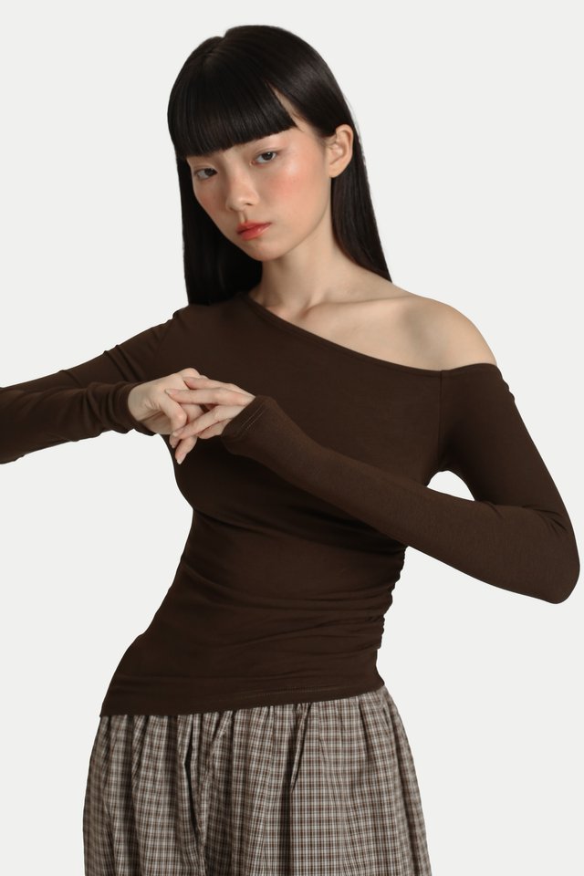 GIANNA ASYMMETRICAL OFF-SHOULDER TOP IN ESPRESSO