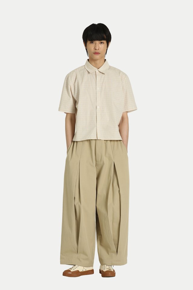 HARRISON BOX PLEAT TROUSERS IN SAND