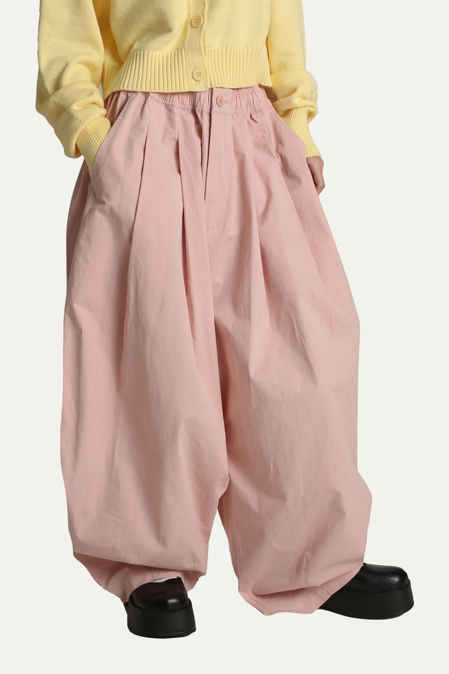 KOUTA PARACHUTE PANTS IN BABY PINK