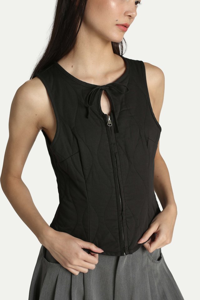 RYOTA QUILTED ZIP-UP TOP IN BLACK