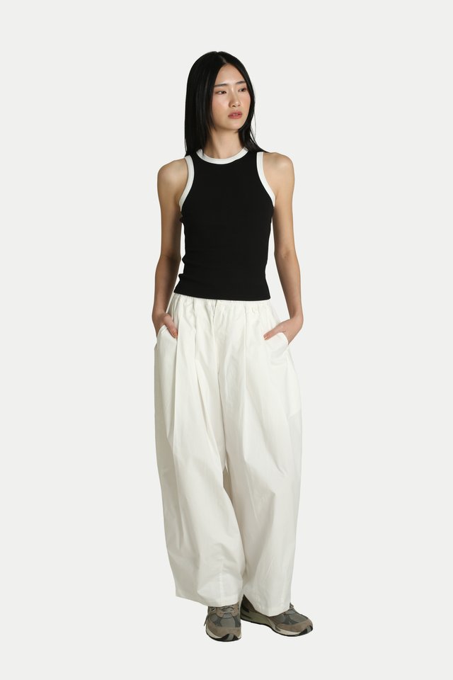 YUNA CONTRAST TANK IN BLACK