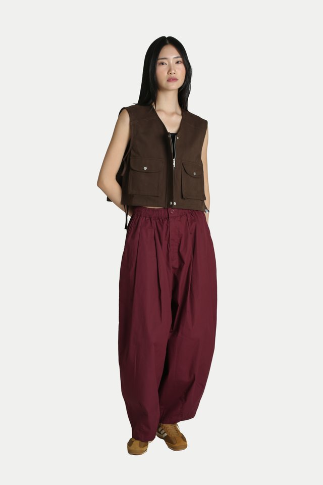 JAEYLL CROPPED SIDE TIE VEST IN HOJICHA