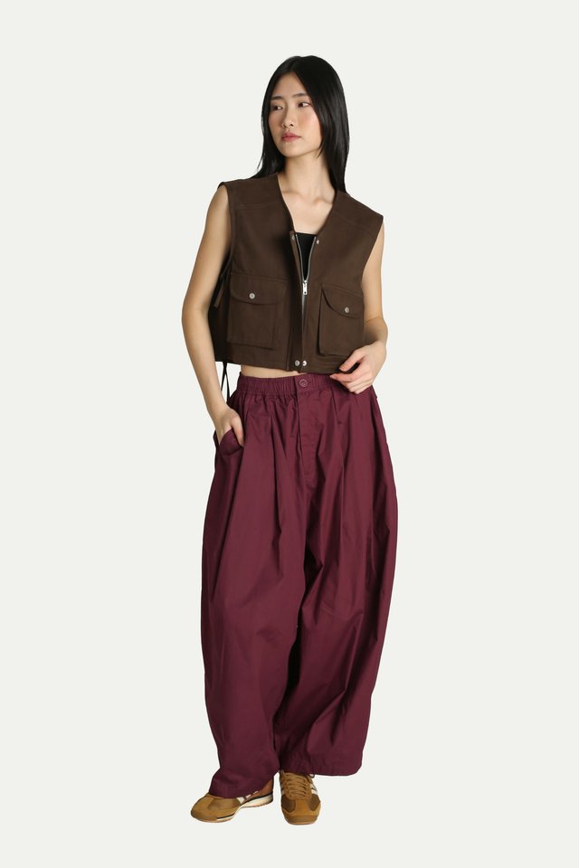 KOUTA PARACHUTE PANTS IN MERLOT