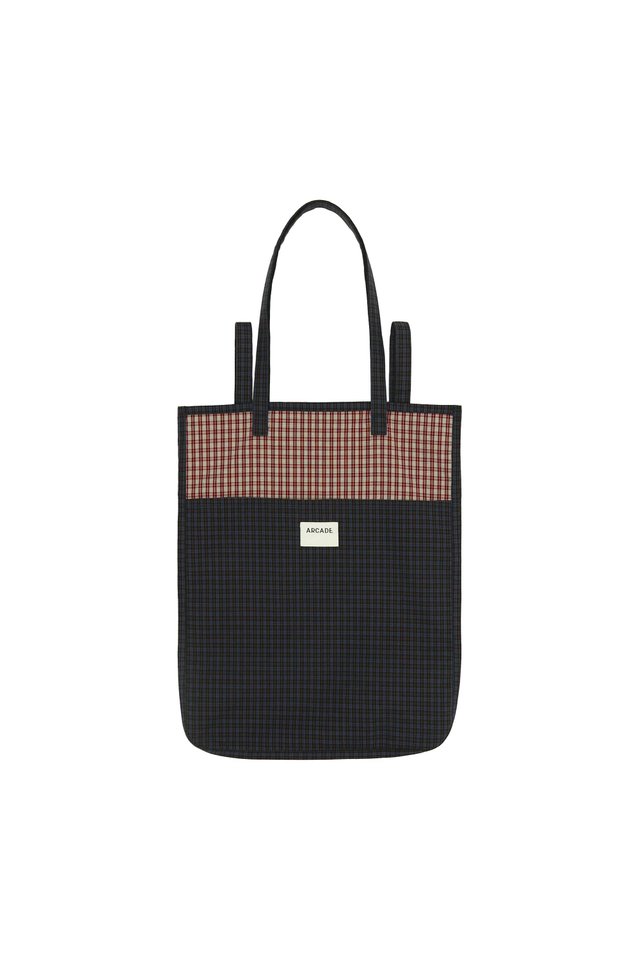 ARCADE TWO-WAY REVERSIBLE TOTE BAG IN NAVY/RED CHECKS