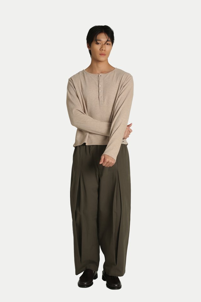 HARRISON BOX PLEAT TROUSERS IN WALNUT
