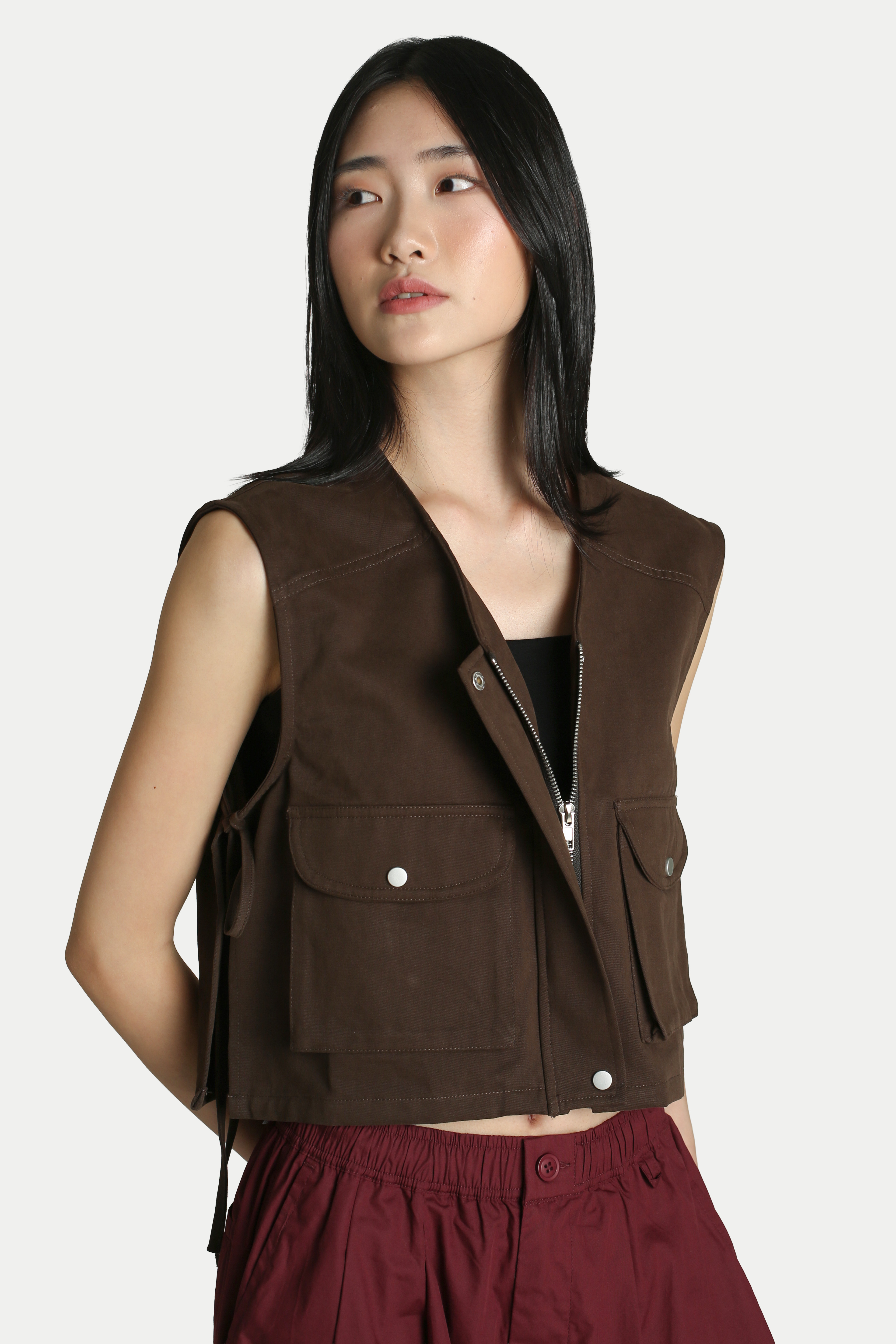 JAEYLL CROPPED SIDE TIE VEST IN HOJICHA
