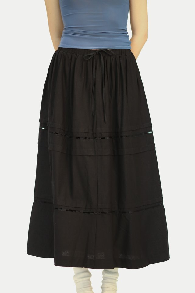 NANCY LINEN COTTAGE GATHER SKIRT IN BLACK