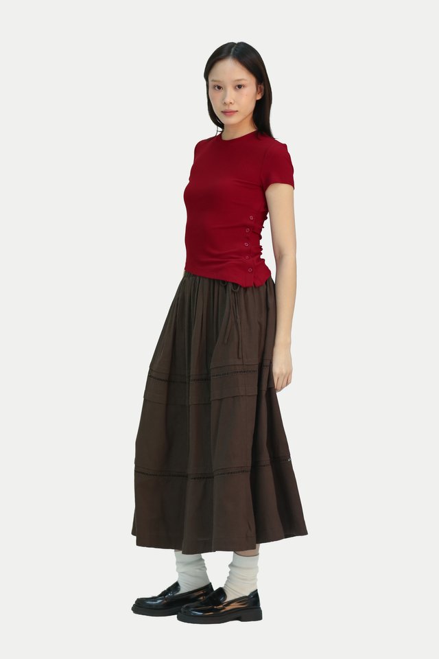 ZELINA RIBBED JERSEY SIDE BUTTON TOP IN POPPY RED